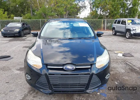 2013 Ford Focus Se z USA, uszkodzony, nr VIN 1FADP3K24DL305718